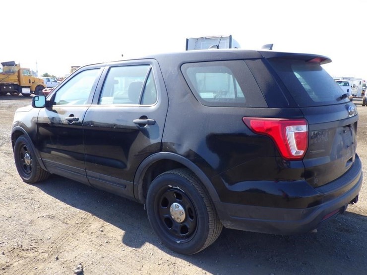 2018-ford-explorer-image-4