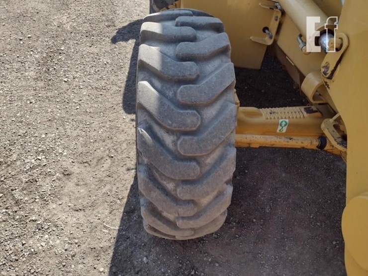 2004-caterpillar-420d-image-23