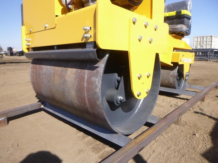 2025-sdlool-sl850-tandem-vibratory-roller-image-7