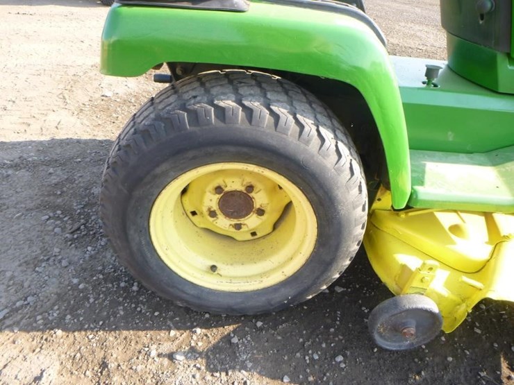 john-deere-240-image-22