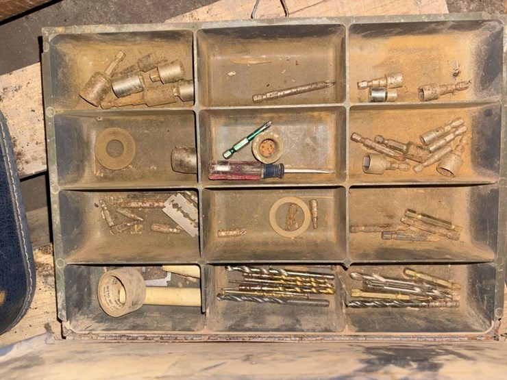pallet-of:-hyd-bottle-jacks,-screw-jacks,-jig-saw,-solder-gun,-4”-angle-grinder,-air-nailer,-pry-bar-image-13