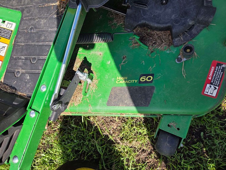 2023-john-deere-la-image-5