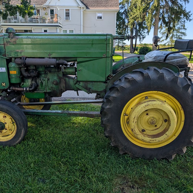 JOHN DEERE M