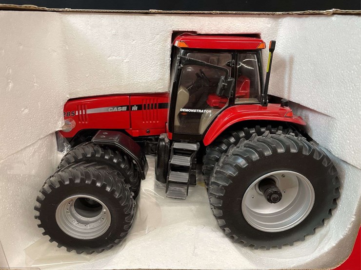 1/16-case-ih-magnum-mx285-collector-nib-ertl-image-8