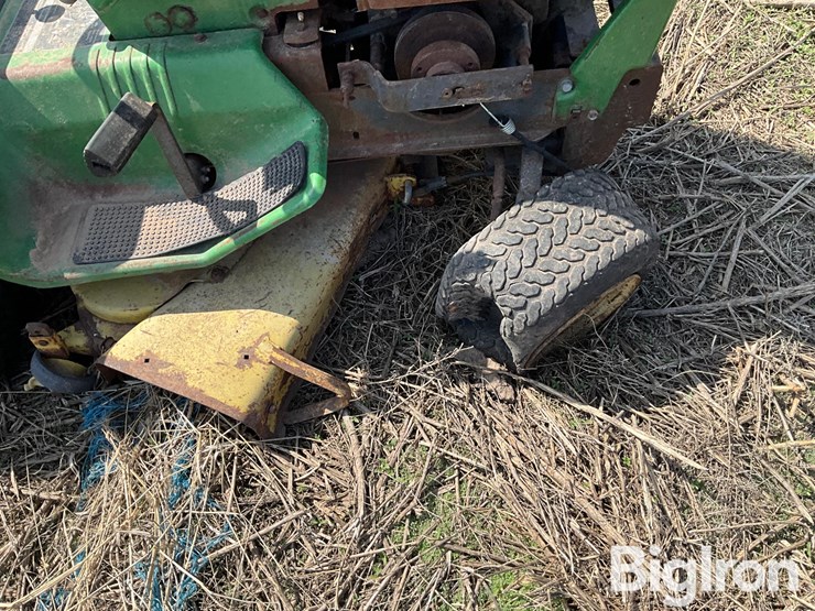 john-deere-212-image-12
