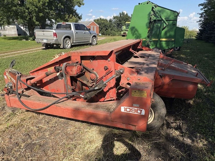 hesston-1090-image-8