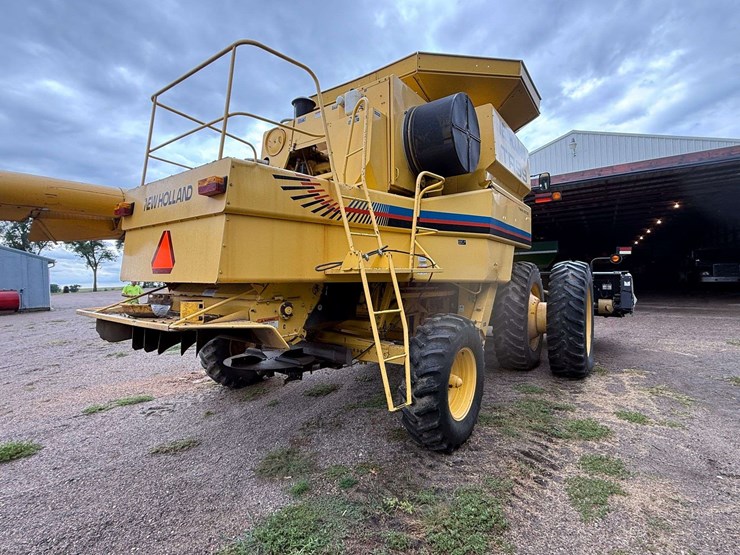 2000-new-holland-tr99-image-13