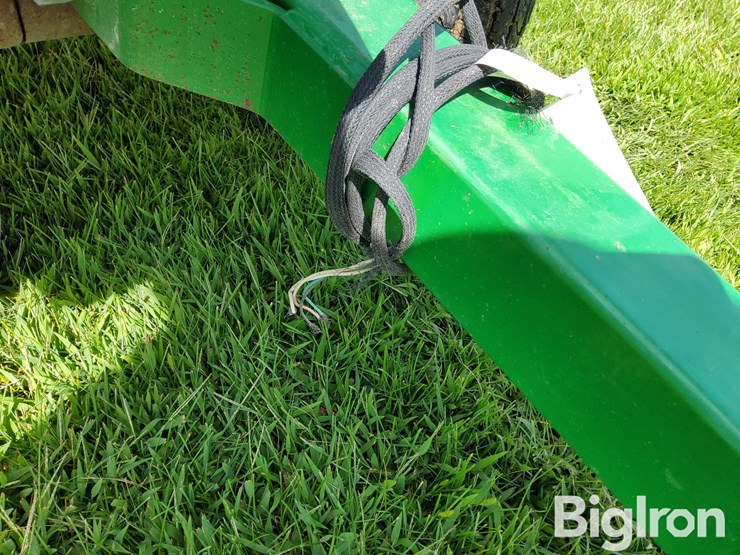 2021-john-deere-c12f-image-11