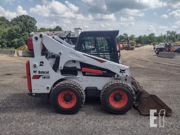2022-bobcat-s740-image-3