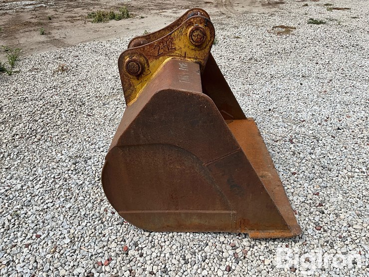 caterpillar-320-image-4
