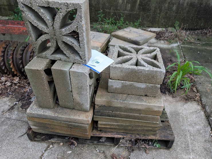 #2992-•-concrete-pavers-image-1