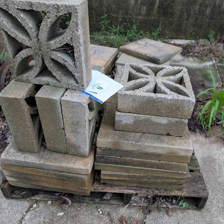 #2992 • Concrete Pavers