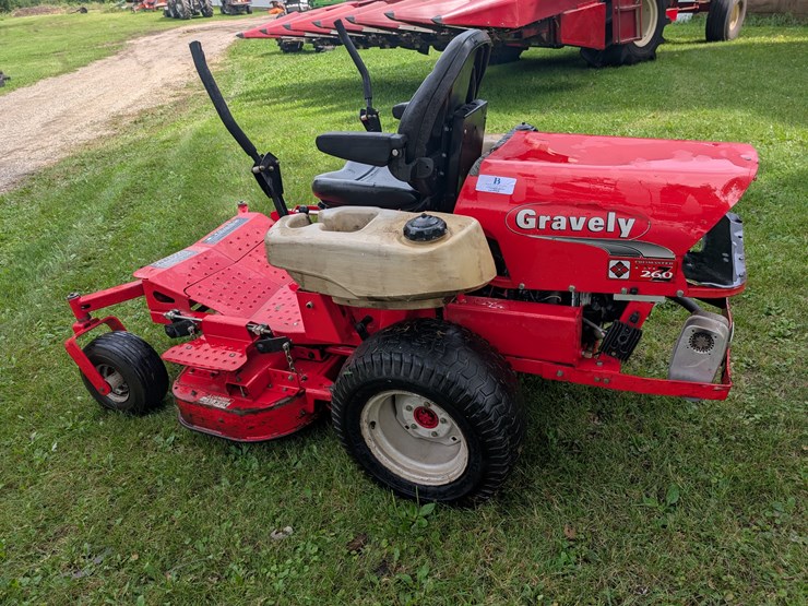 #2999-•-gravely-260-zero-turn-lawnmower-image-1