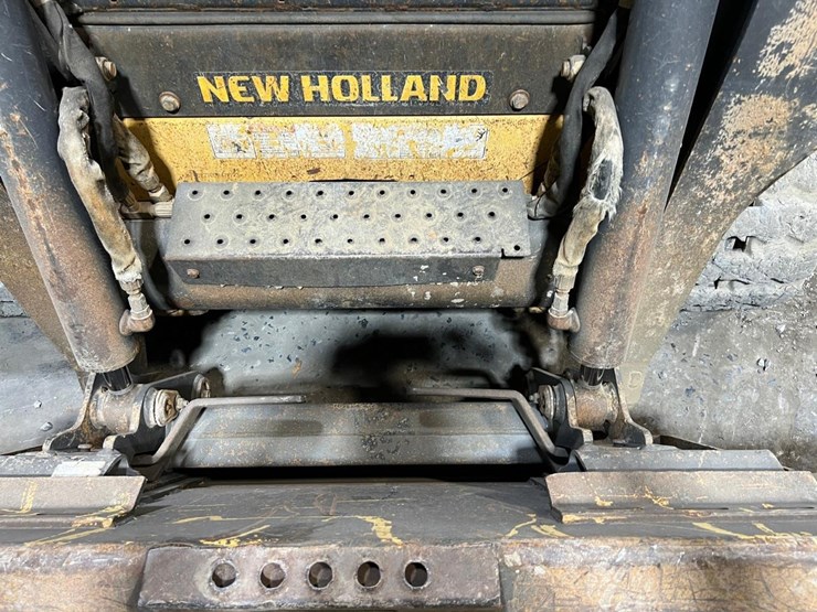 new-holland-c227-image-10