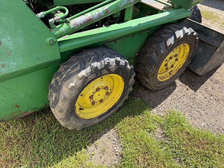 john-deere-70-image-9