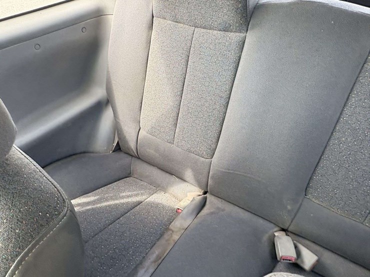 2000-hyundai-accent,-2-door,-175/70r13-tires,-5-speed-manual,-cloth,-receiver-hitch,-161058-miles,-t-image-21