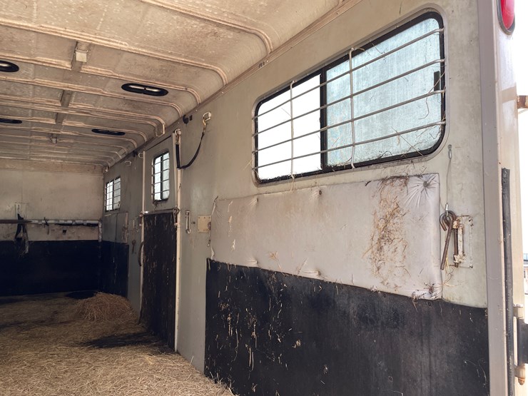 #6303-•-2003-hawk-horse-trailer,-(sells-with-paperwork-to-obtain-title-from-dmv)-image-23