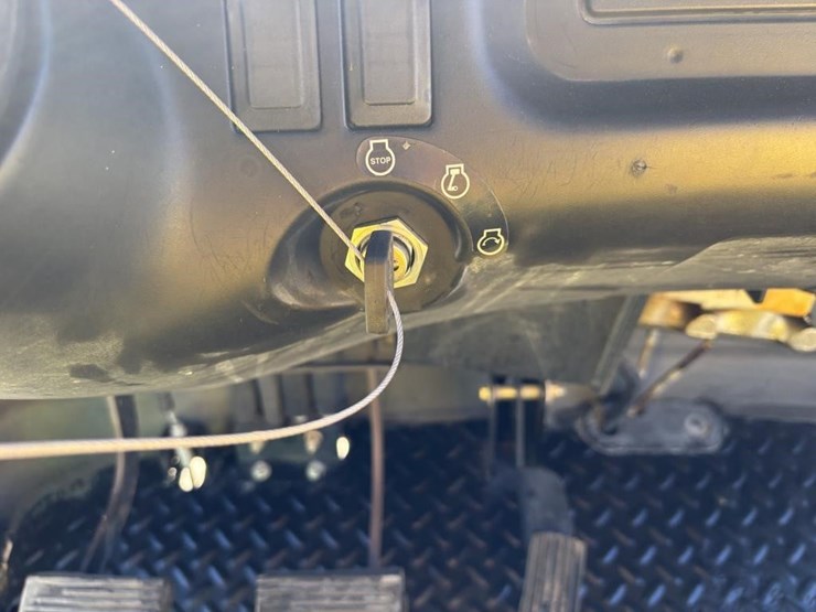 john-deere-gator-image-15