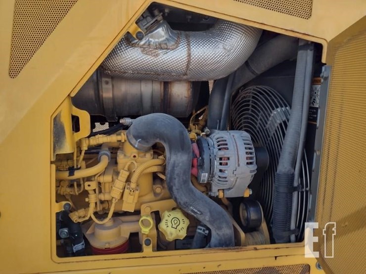 2022-deere-450k-image-39