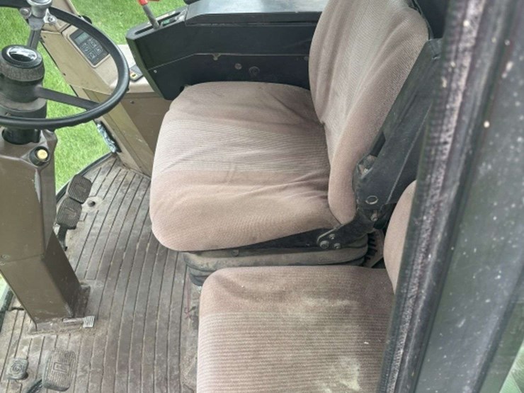 john-deere-6810-image-22