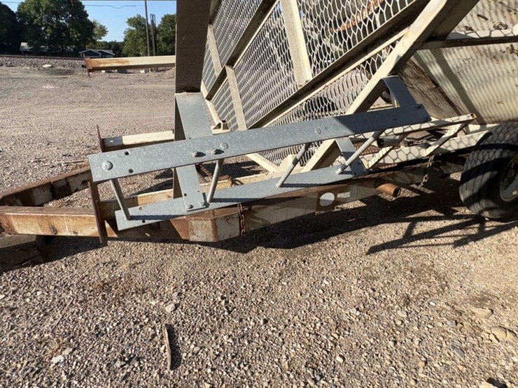 friesen-bulk-bin,-48’-tall,-15’-wide,-9-legs,-roof-hatch,-(2)-roof-vents,-(b),-trailer-not-included,-image-16