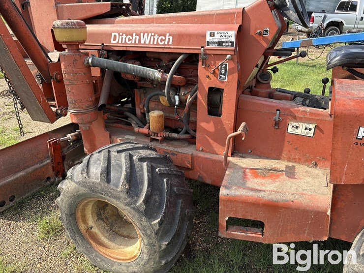 ditch-witch-r65-image-11
