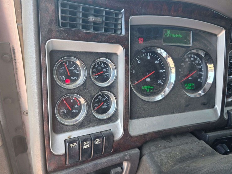 2013-kenworth-t660-image-42