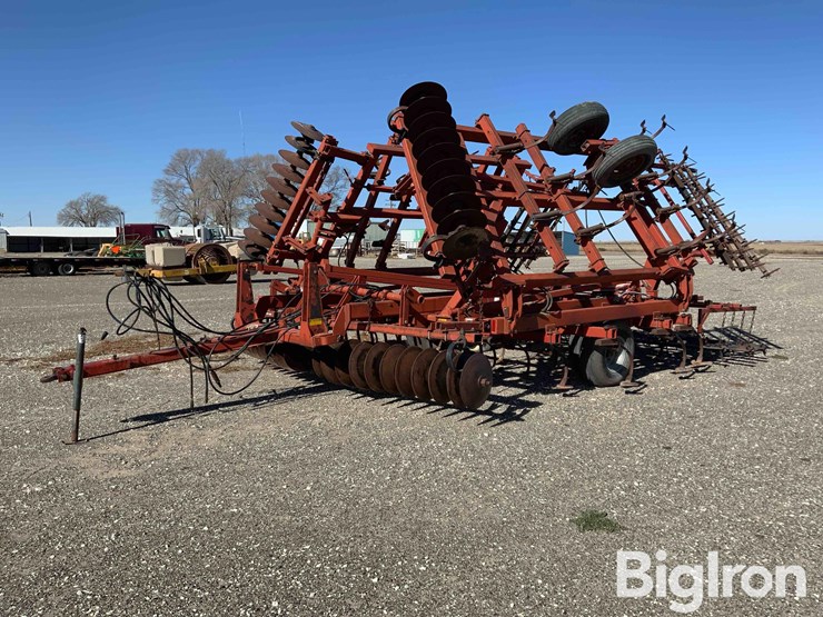 case-ih-4200-image-1
