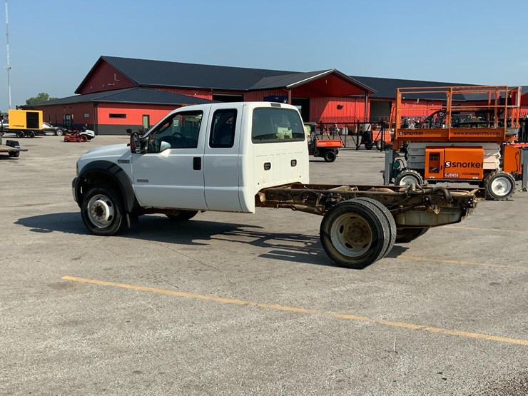 2005-ford-f450-xl-image-17