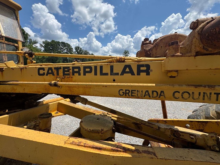 caterpillar-120-image-38