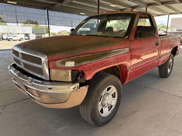 1994-dodge-ram-2500-image-4