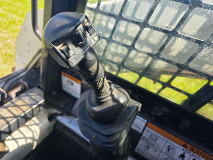 2010-bobcat-s185-image-43