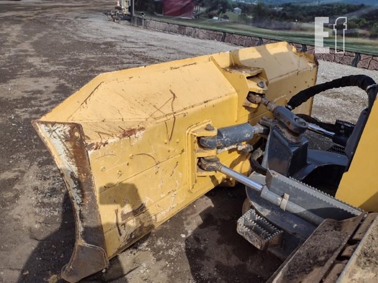 deere-650k-xlt-image-19