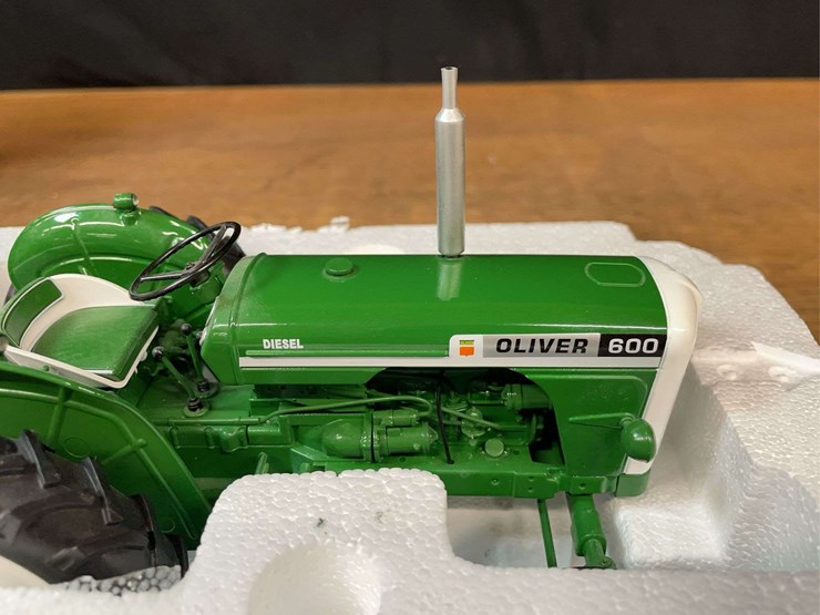 1/16-oliver-600-nib-uh-image-12