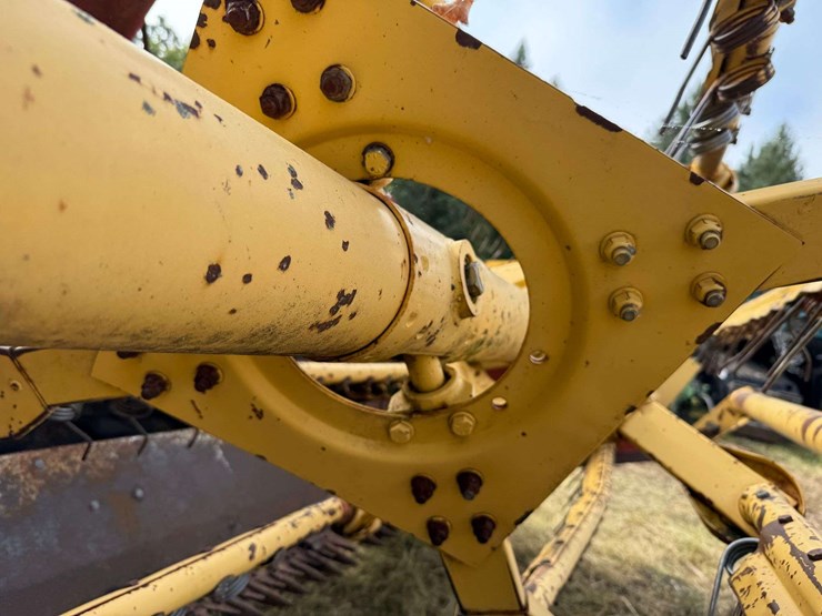new-holland-499-image-11