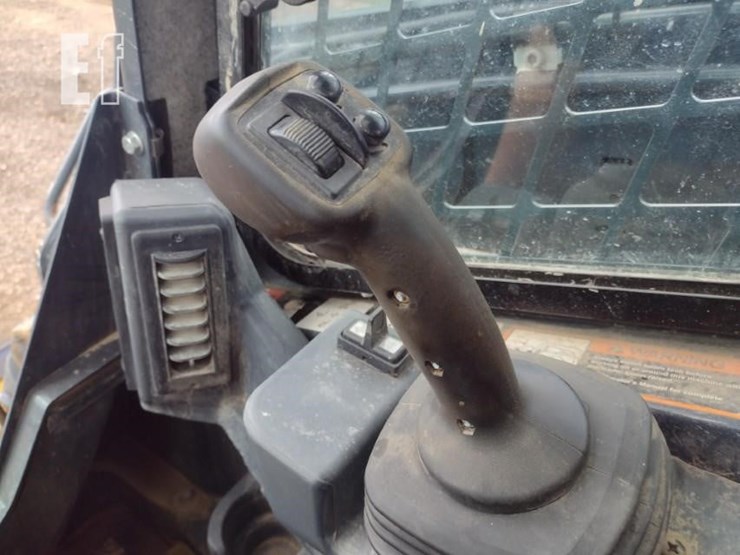 2020-deere-331g-image-9
