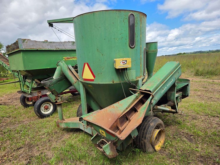 john-deere-400-image-4