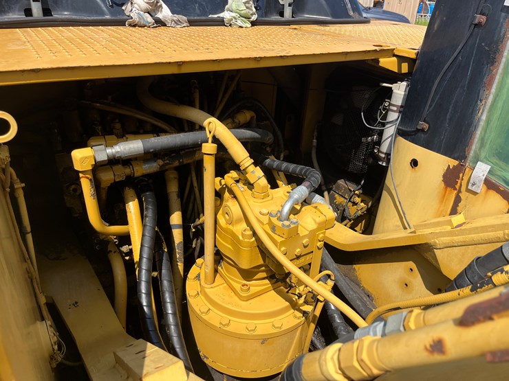 2008-caterpillar-324d-image-25