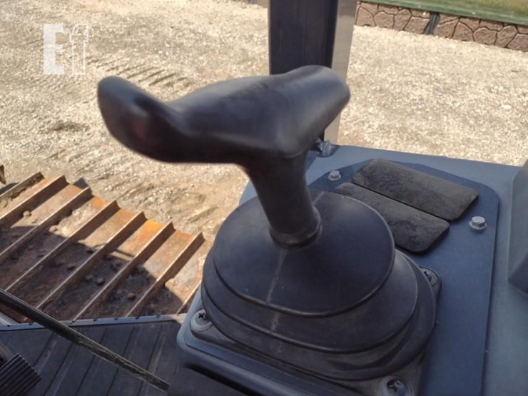 2022-deere-450k-image-9