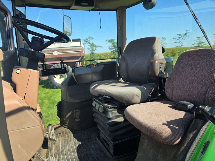 2004-john-deere-8320-image-52