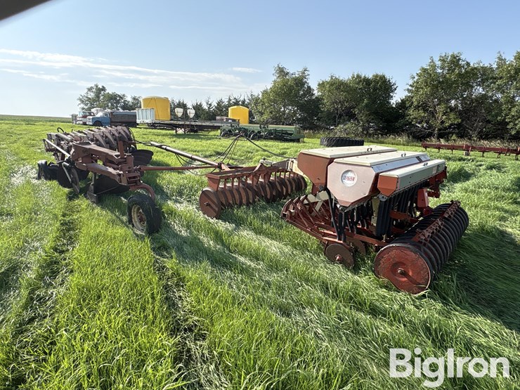 morris-/-melroe-6-bottom-plow-packer-drill-image-7