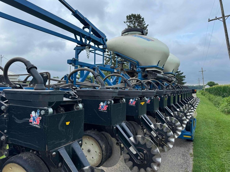 2014-kinze-3600-image-27