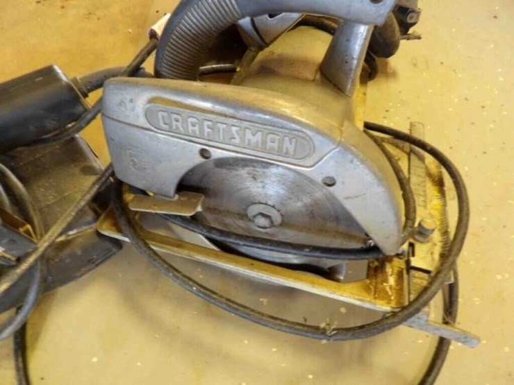 2---electric-hand-saws,-1---belt-sander-image-3
