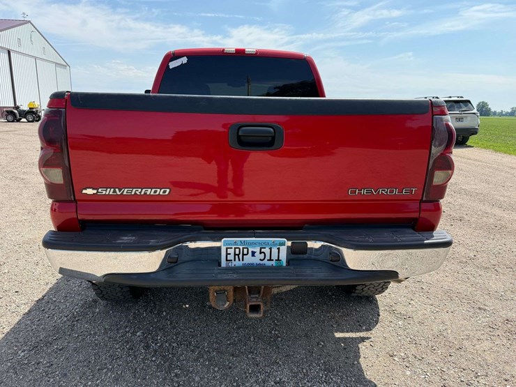 2004-chevrolet-2500hd-image-6