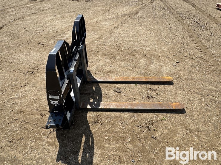 bobcat-48”-hd-walk-thru-skid-steer-pallet-forks-image-4