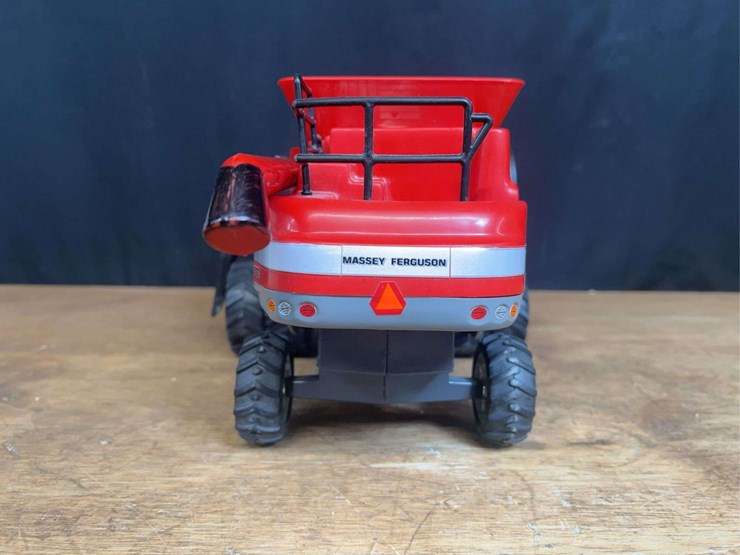 1/24-mf-9895-combine-2006-product-launch-nib-sm-image-5