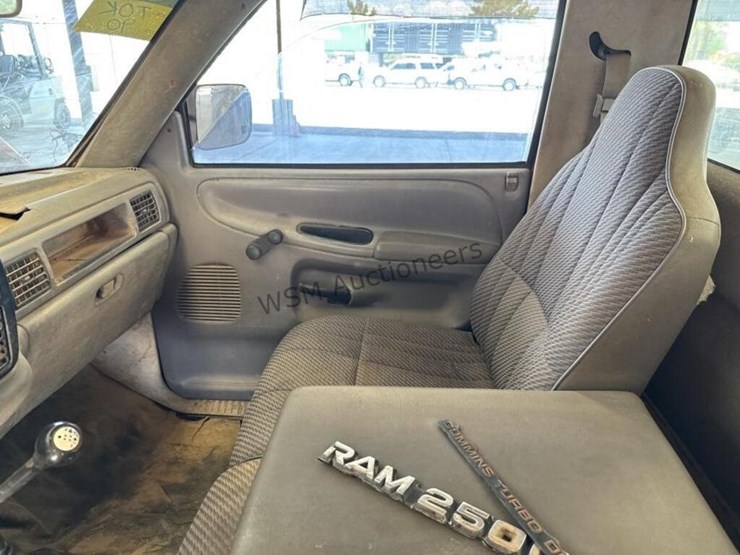 1994-dodge-ram-2500-image-21