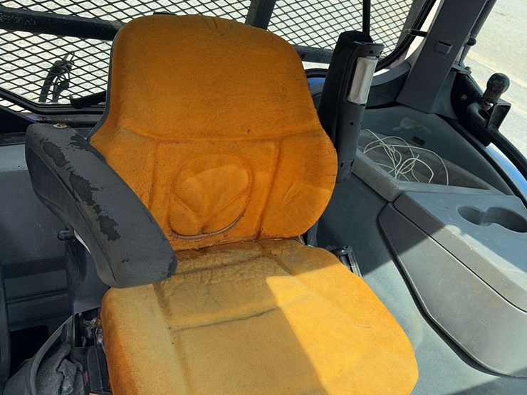new-holland-t6020-image-15