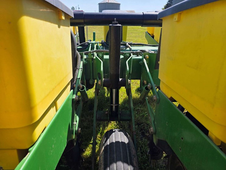 john-deere-7200-image-31