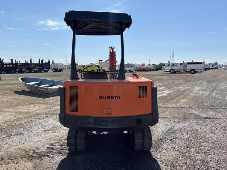 kubota-kx026-image-8